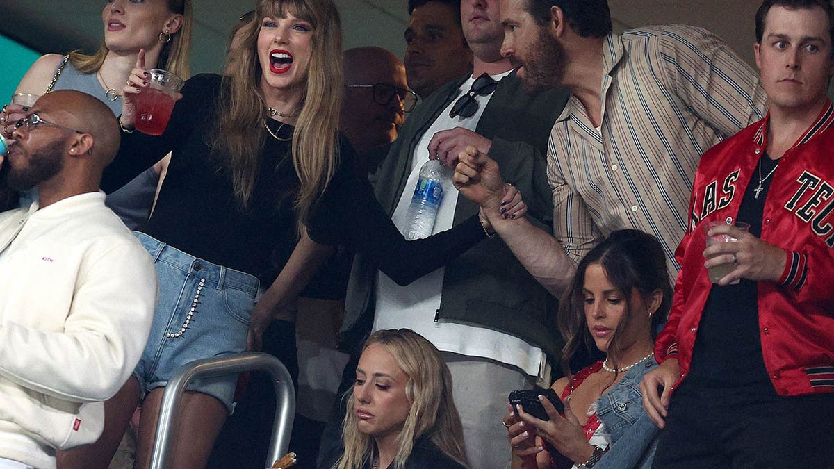 Taylor Swift, Brittany Mahomes watching tight Chiefs game sparks jokes ...