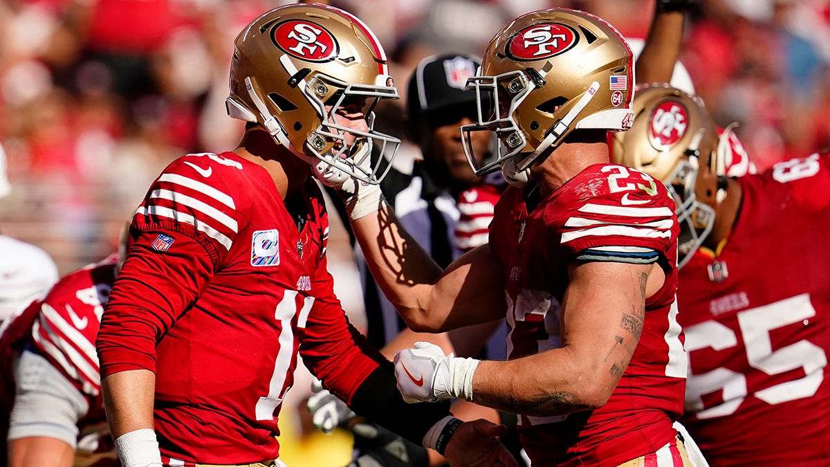 San Francisco 49ers overwhelm Vikings to reach NFC championship