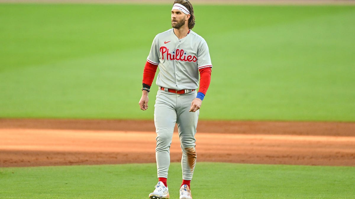 Bryce Harper walks off