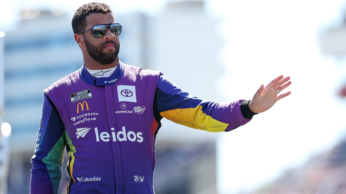 Bubba Wallace waves