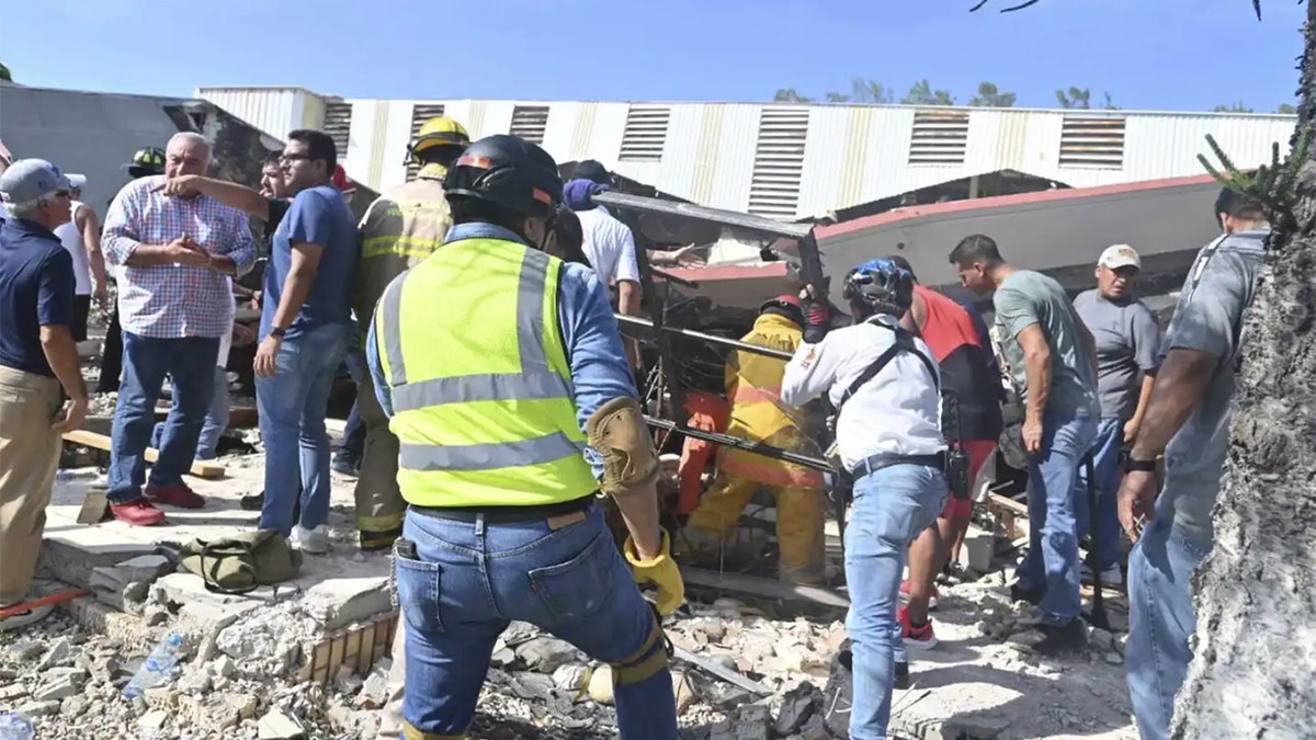 Mexico church roof collapses during Mass, injuring and trapping parishioners: reports Ciudad Madero, Mexico church rescue
