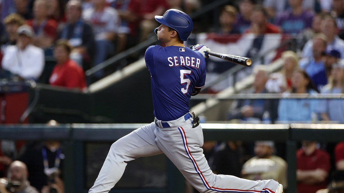 Corey Seager hits home run