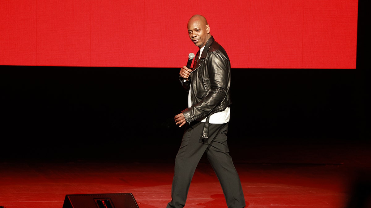 Dave Chappelle's Netflix Special Goes Viral For Blunt Transgender ...