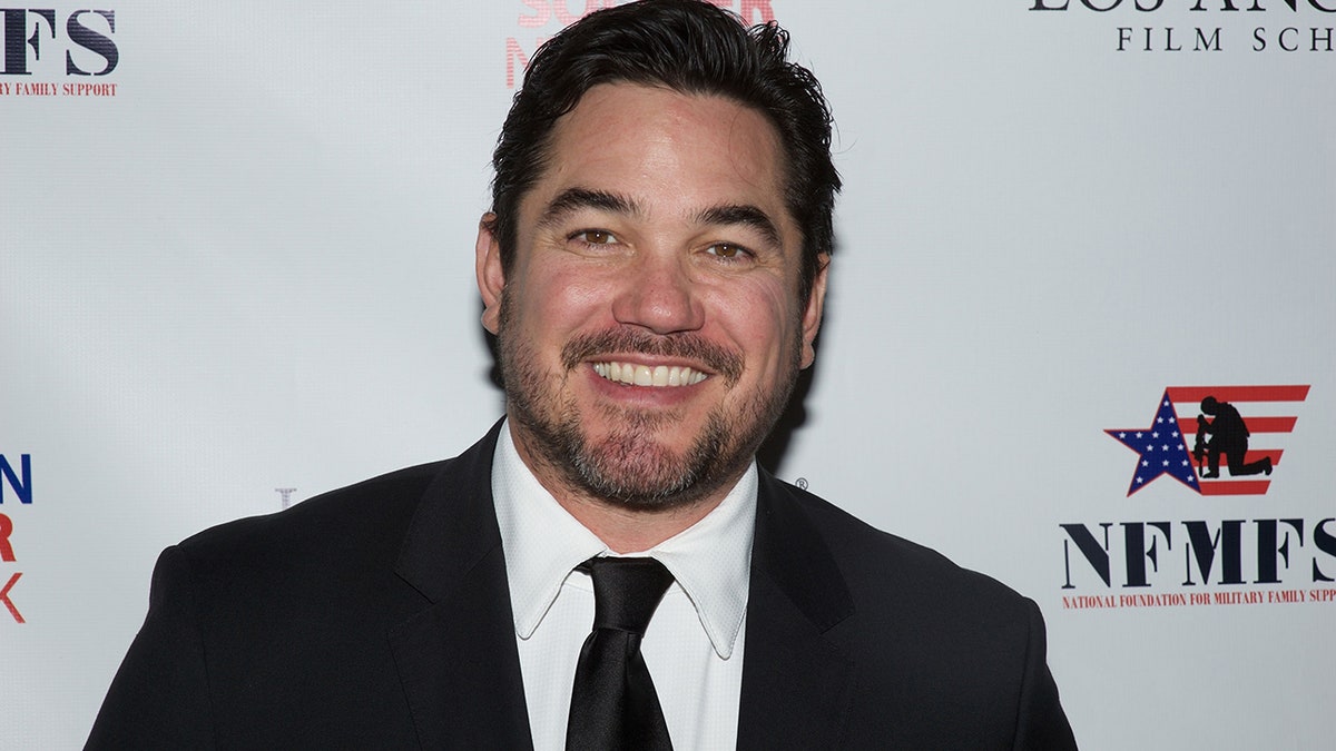 Primo piano di Dean Cain che sorride