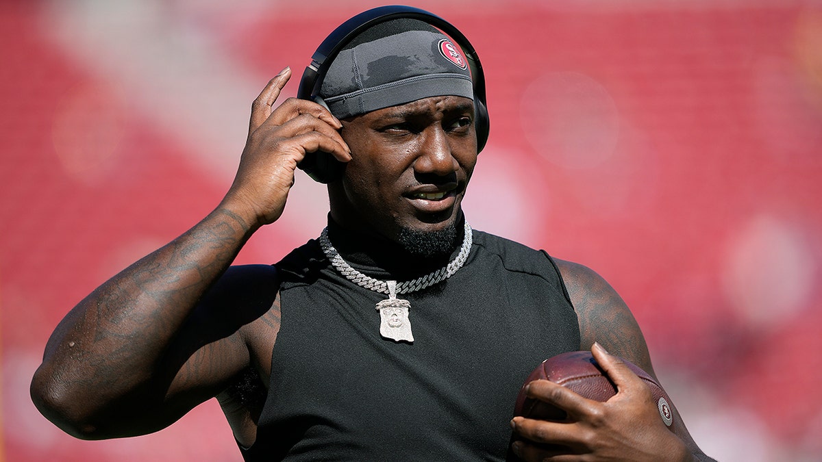 Deebo Samuel warms up before the game