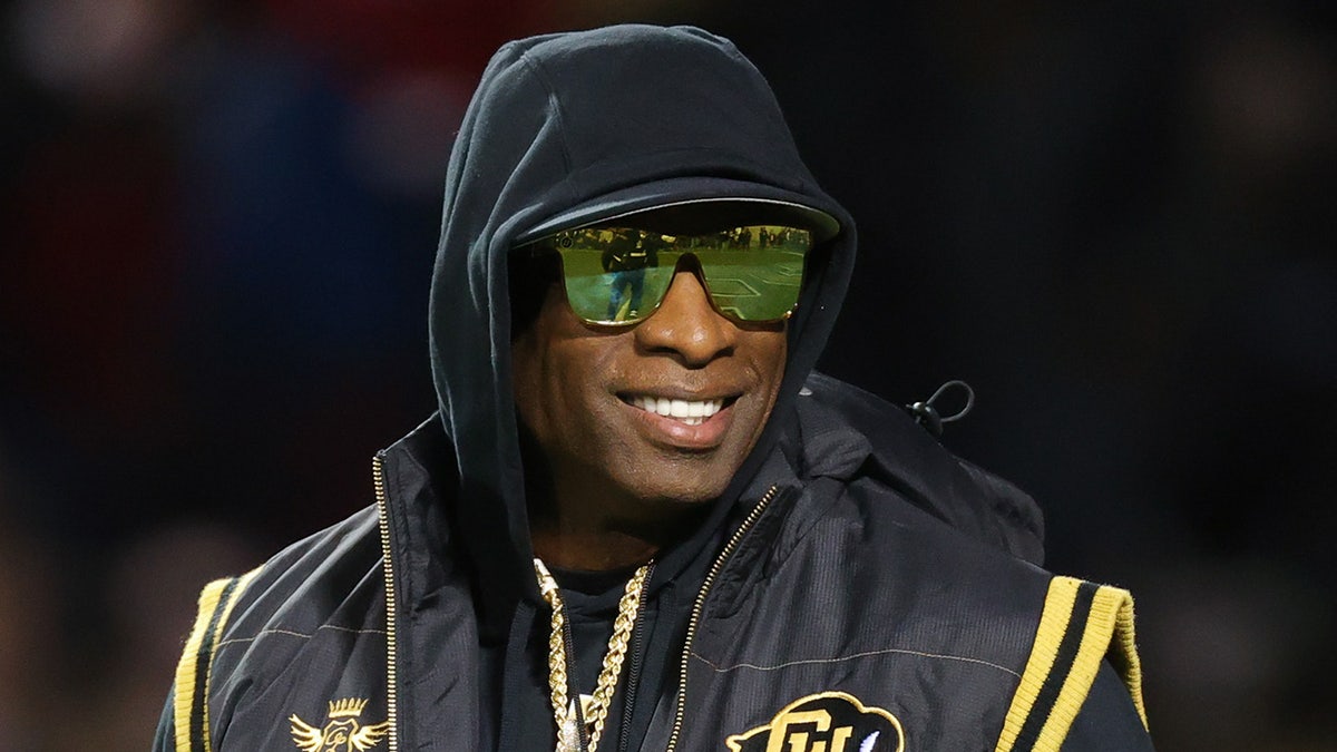 Deion Sanders gives stern warning to Colorado players on spring break: 'It's all a decision' | Fox News