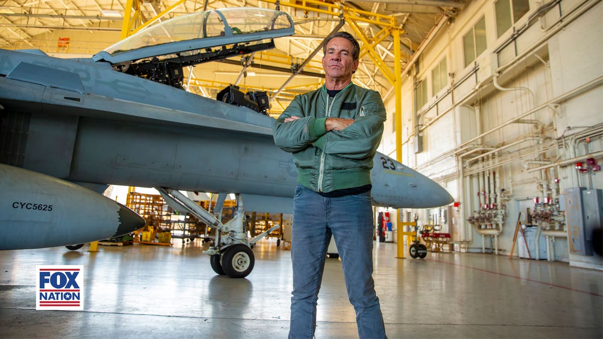 Dennis Quaid hosts Top Combat Pilot