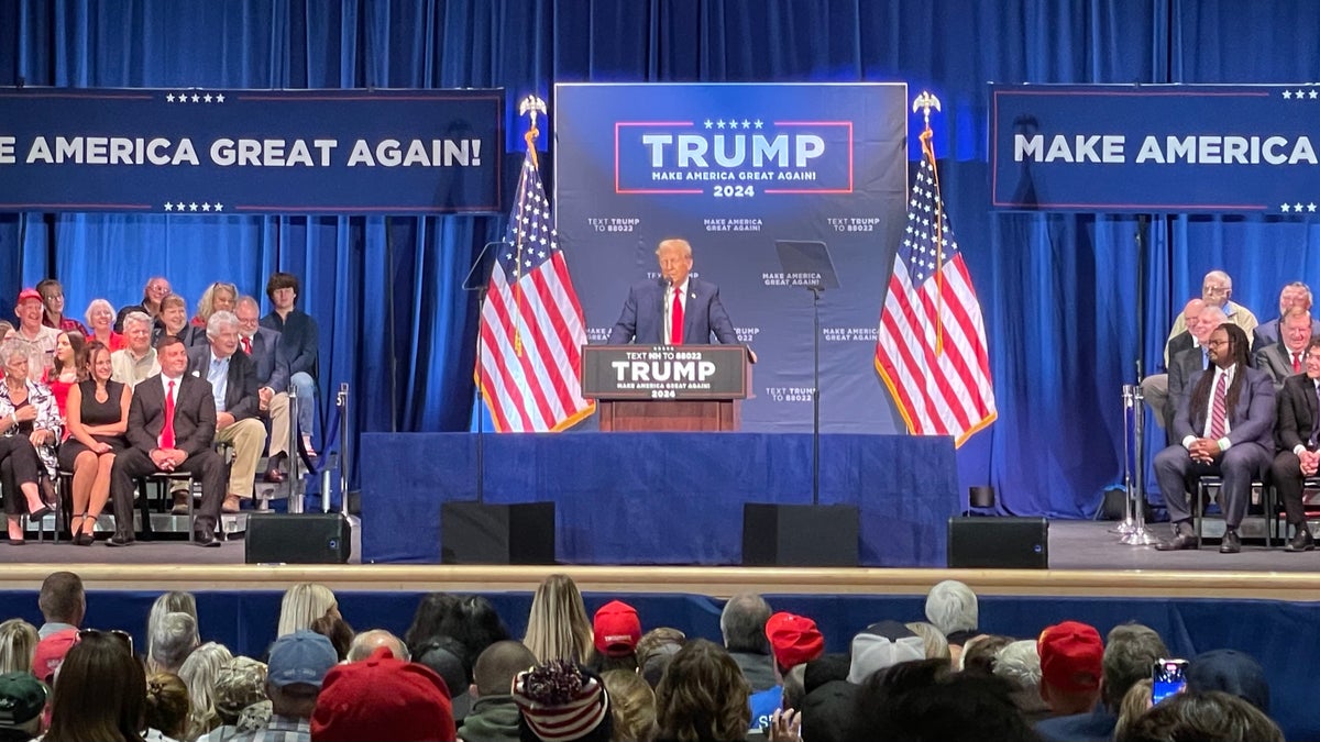 Donald Trump faz sua primeira parada em New Hampshire em dois meses