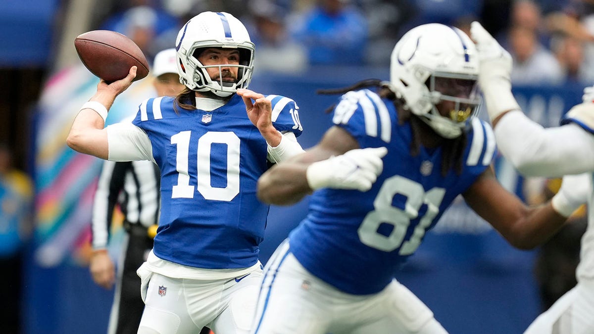 Colts quarterback Gardner Minshew looks to pass against the Tennessee Titans, Sunday, Oct. 8, 2023, in Indianapolis. (AP)