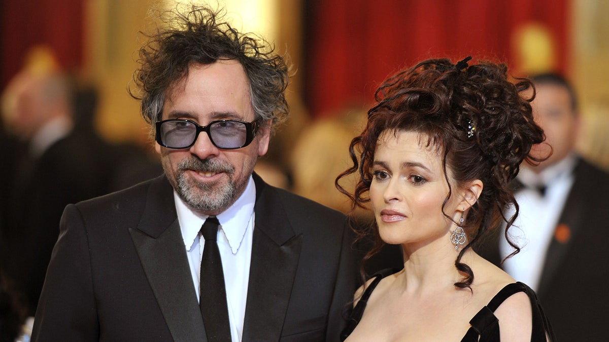 Uma foto de Tim Burton e Helena Bonham Carter