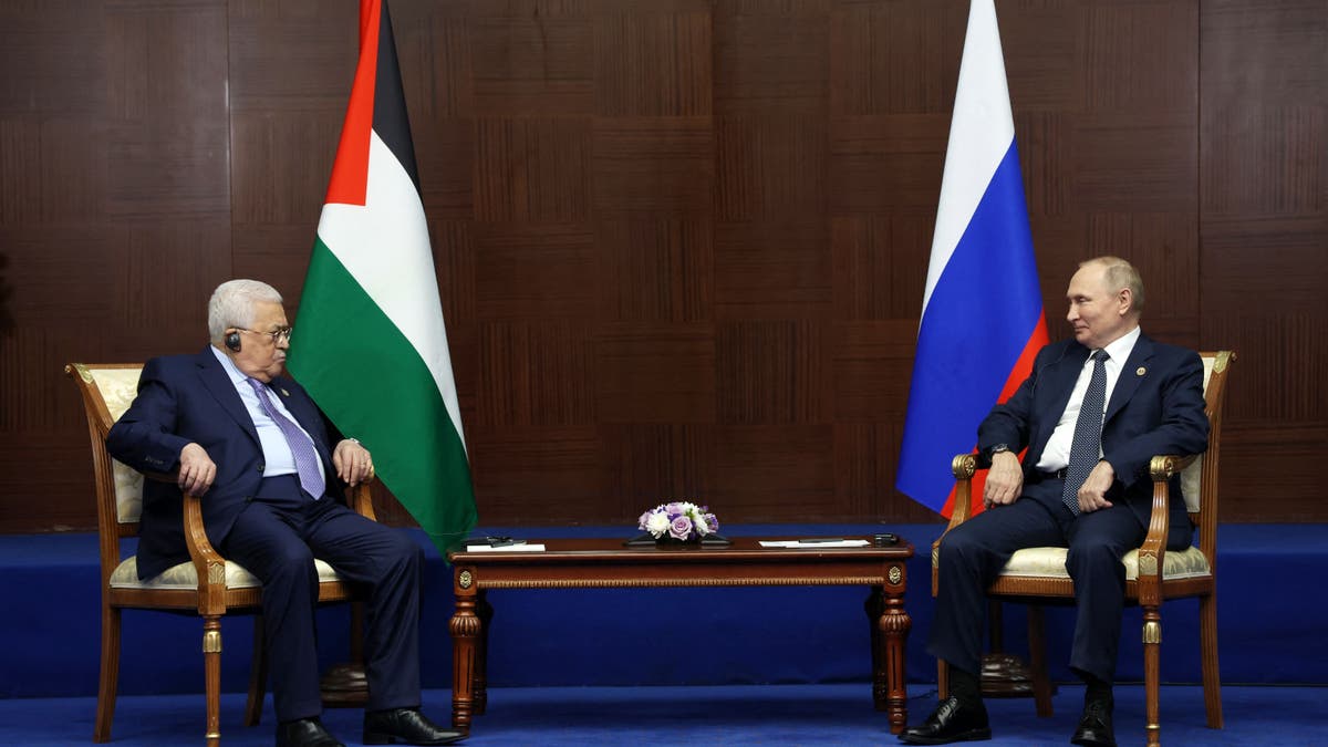 Vladimir Putin meets Mahmud Abbas