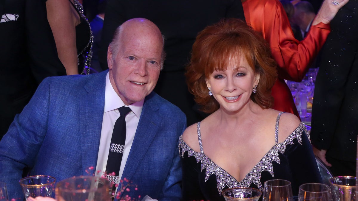 Reba McEntire and Rex Linn