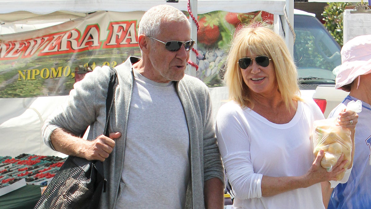 A photo of Alan Hamel and Suzanne Somers