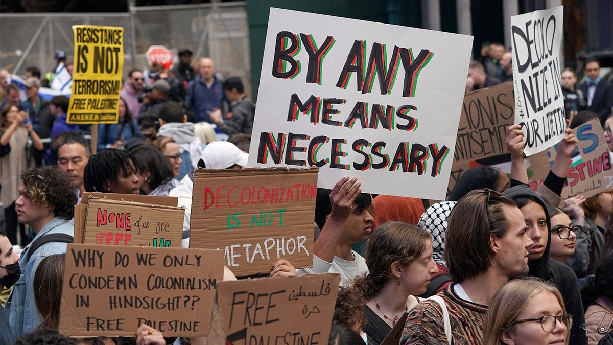 People marching in support of Palestinians