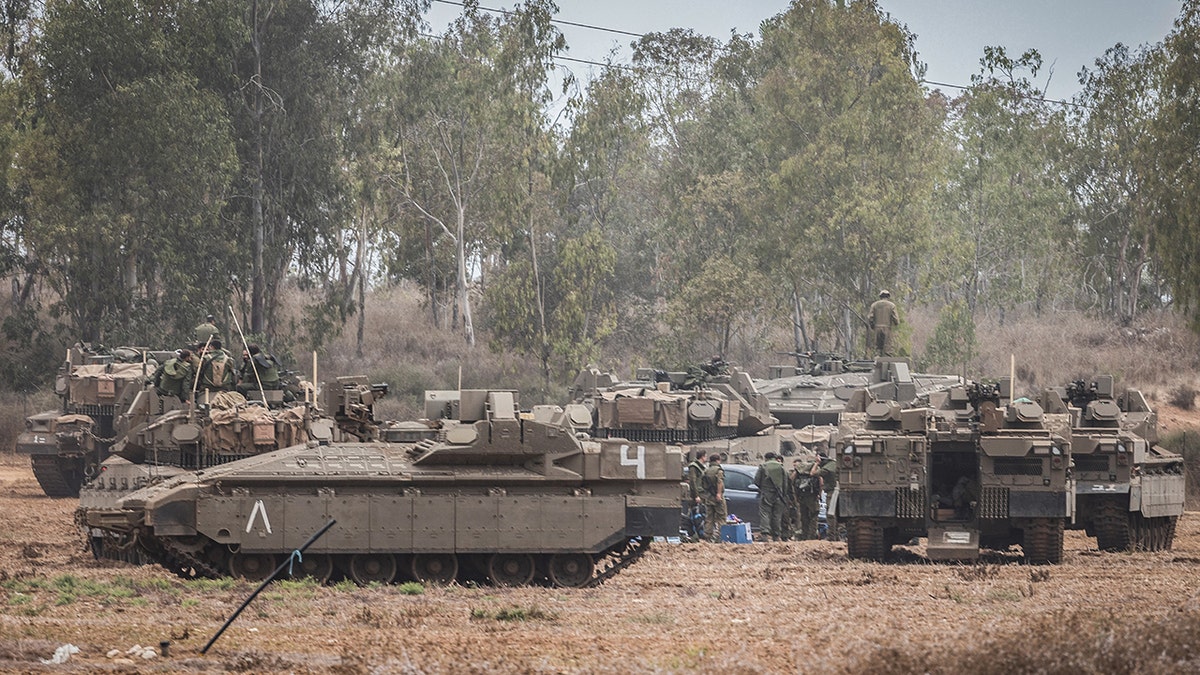 Israeli tanks