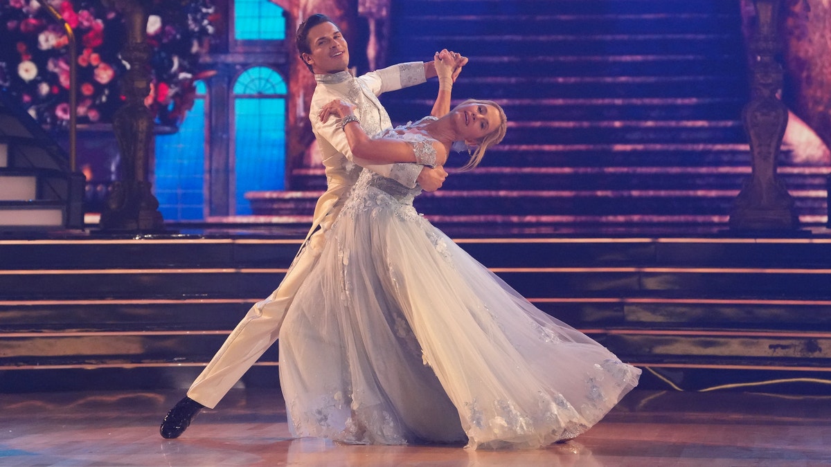 Mira Sorvino and Gleb Savchenko