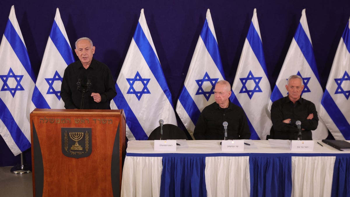 Israeli War Cabinet Minister Benny Gantz Resigns From Emergency ...