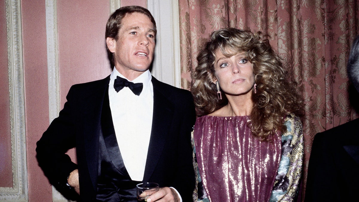 Una foto di Ryan O'Neal e Farrah Fawcett