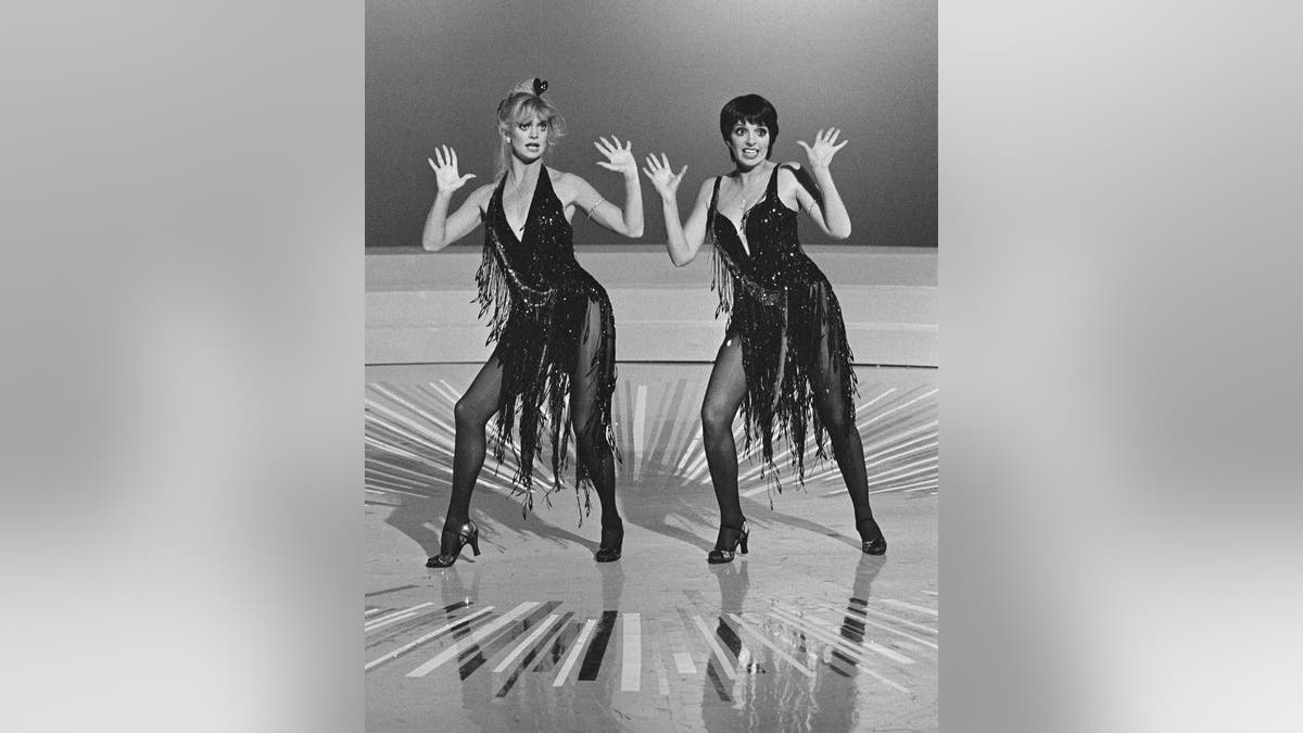 goldie hawn dancing with liza minelli