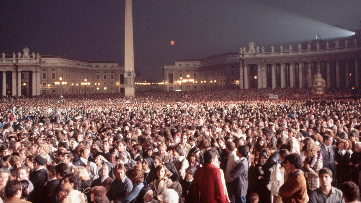 large crowd at St. Peter's square
