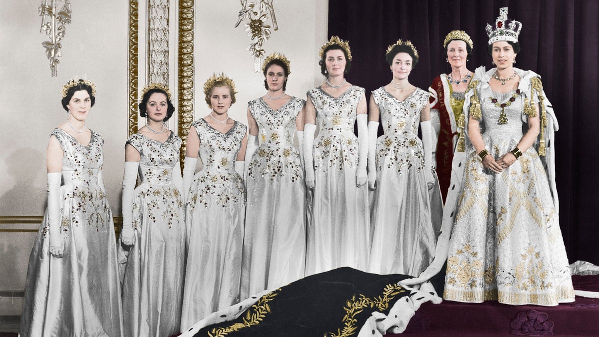 queen elizabeth with her maids of honor at her coronation