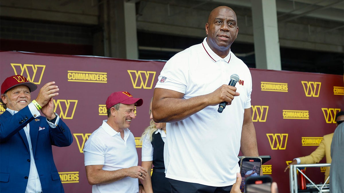 Magic Johnson Critical Of Commanders In Bears Loss: ‘Played With No ...