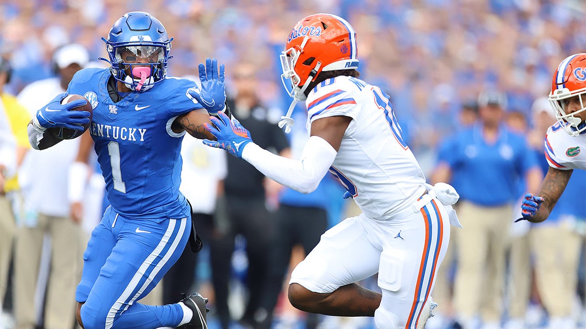 Ray Davis rushes against Florida