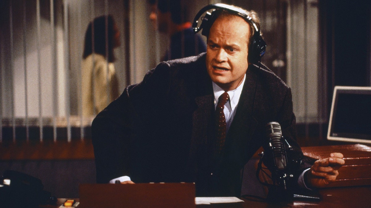 Kelsey Grammer nel ruolo del dottor Frasier Crane sembra sorpreso