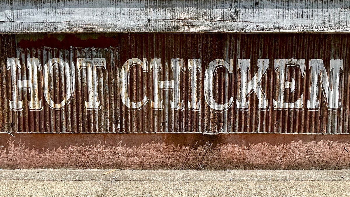 Metal sign Nashville hot chicken