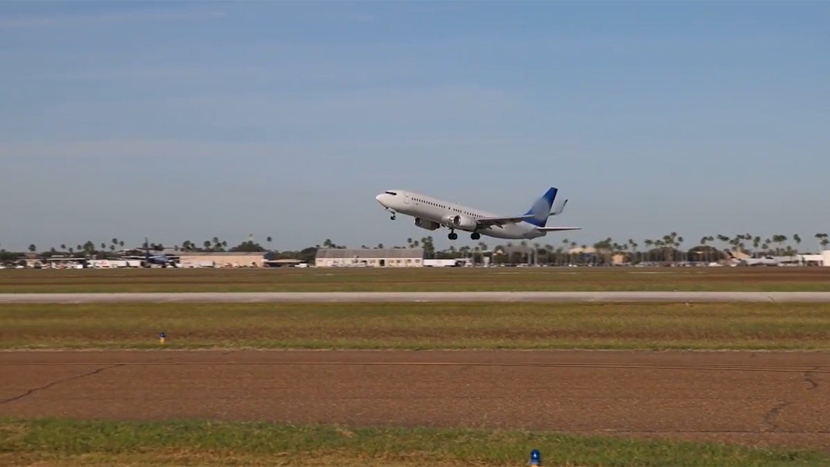 ICE flight with Venezuelans