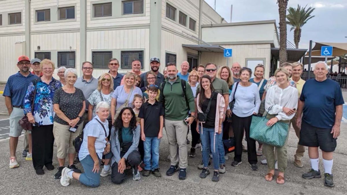 Americans evacuated from Israel in group photo