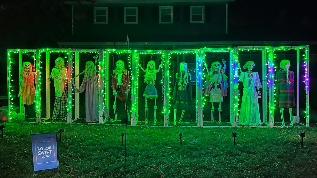 Taylor Swift Halloween decorations