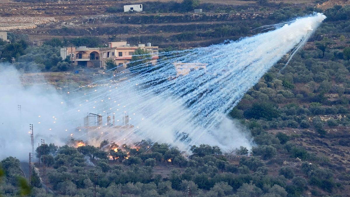 Artilharia israelense atinge o Líbano