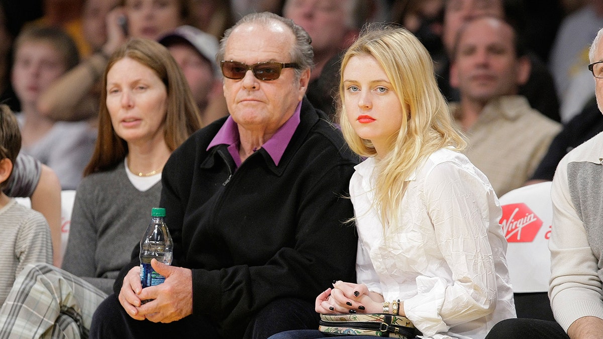 Jack Nicholson and Lorraine Nicholson courtside at the Lakers game