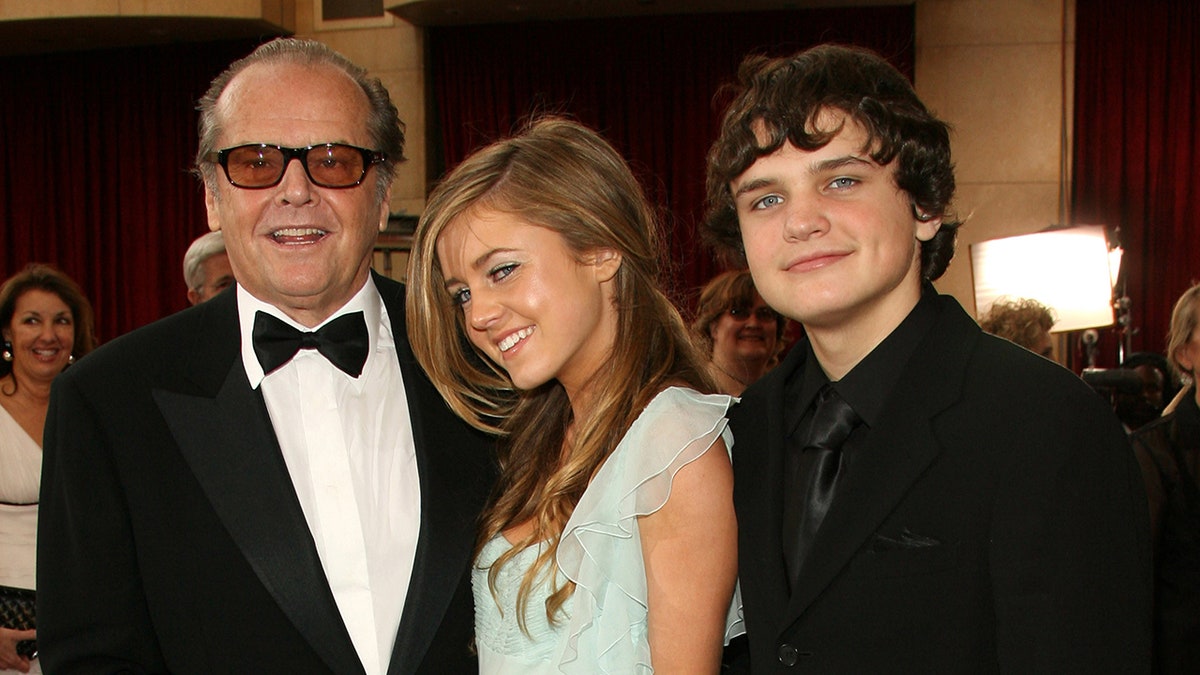 Jack Nicholson with children Lorraine and Ray in 2006