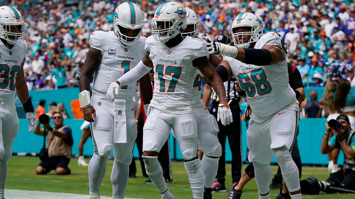 NFL Week 15 statistical highlights: Dolphins’ Jaylen Waddle makes up for Tyreek Hill’s absence in massive game