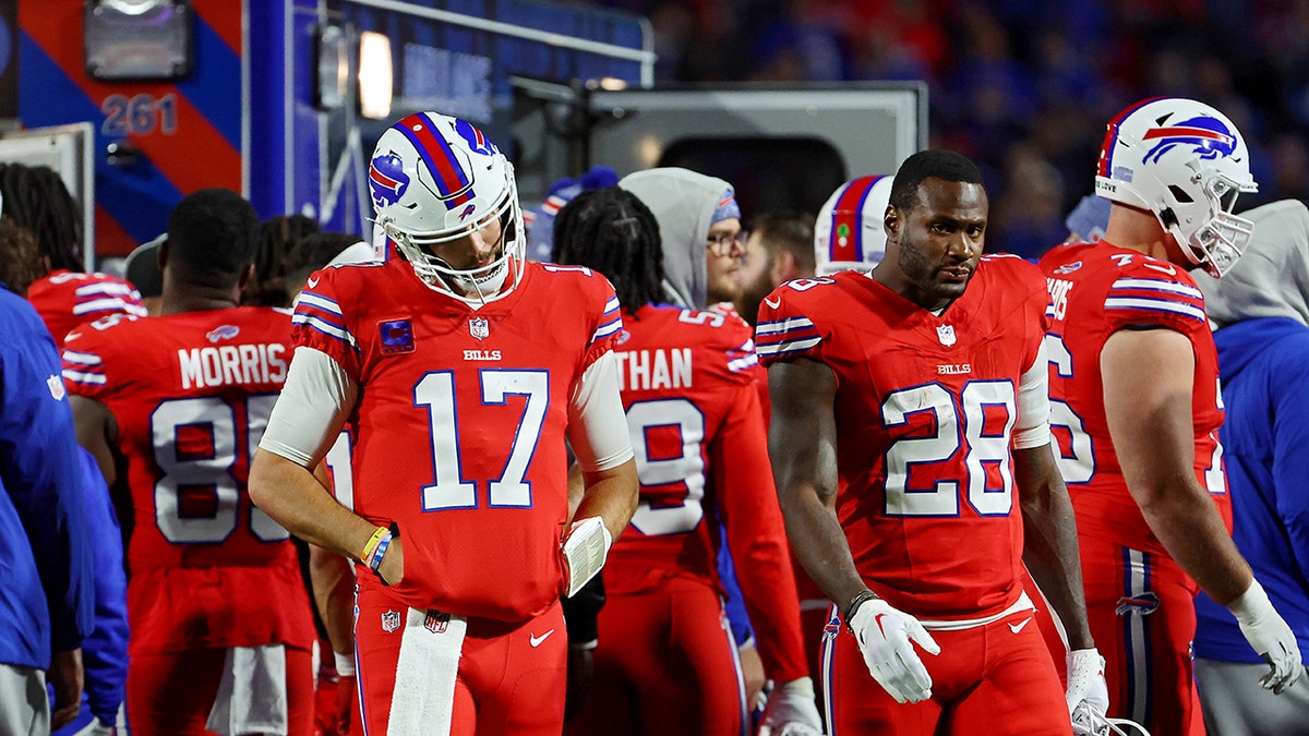 Bills teammates react to Damien Harris injury