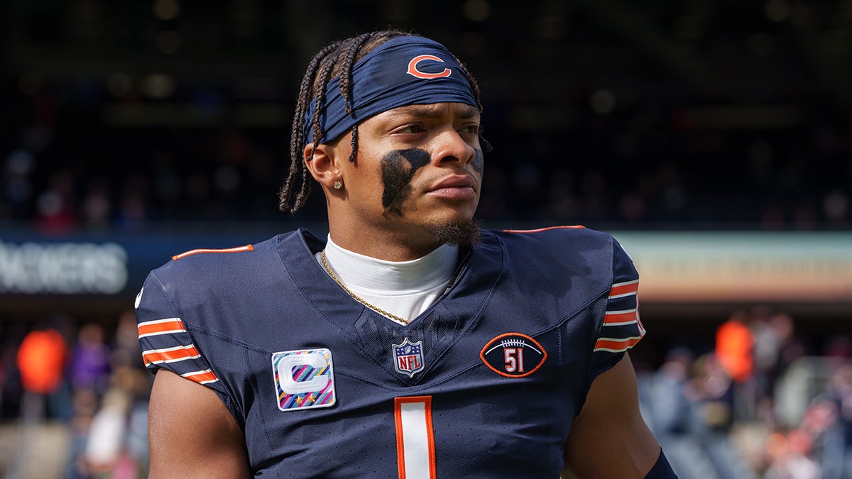 Bears GM Wants To 'do Right' By Justin Fields Amid Swirling Trade ...