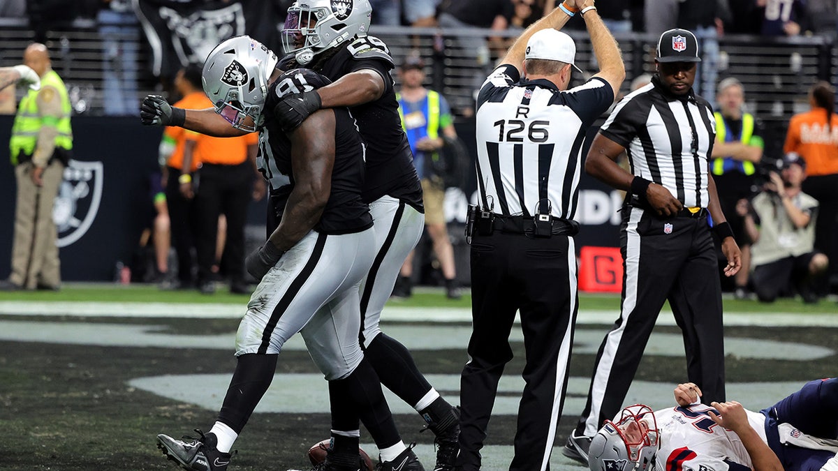 Raiders’ Adam Butler ‘upset’ Bill Belichick silent toward him: ‘Felt disrespected’ 1 Raiders players