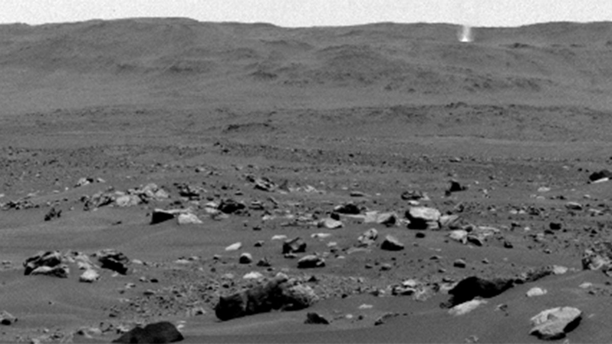 El rover de la NASA en Marte detecta un remolino de polvo de 200 pies de ancho moviéndose por la superficie del planeta rojo