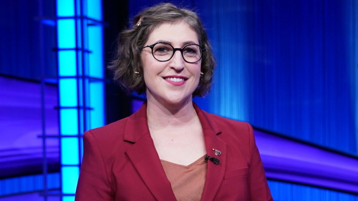 Mayim Bialik hosting "Celebrity Jeopardy!"