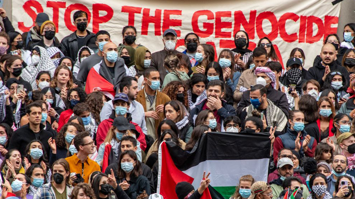 People protesting for Palestinians