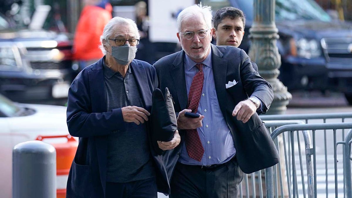 Robert De Niro chega ao tribunal em Nova York