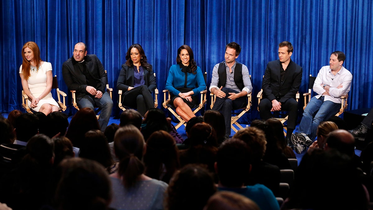 Sarah Rafferty, Rick Hoffman, Gina Torres, Meghan Markle, Patrick J. Adams, Gabriel Macht, Aaron Korsh 