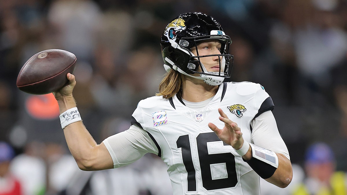 Jaguars Star Trevor Lawrence’s Consecutive Win Streak Comes To End ...