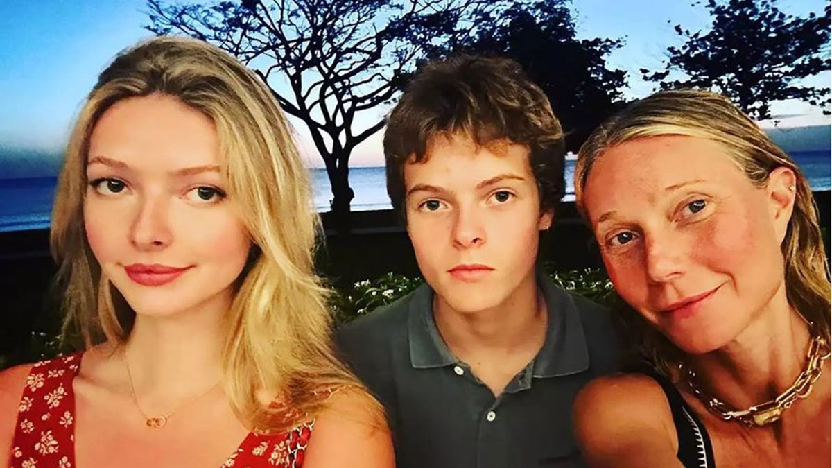 Gwyneth Paltrow con i suoi due figli Moses e Apple