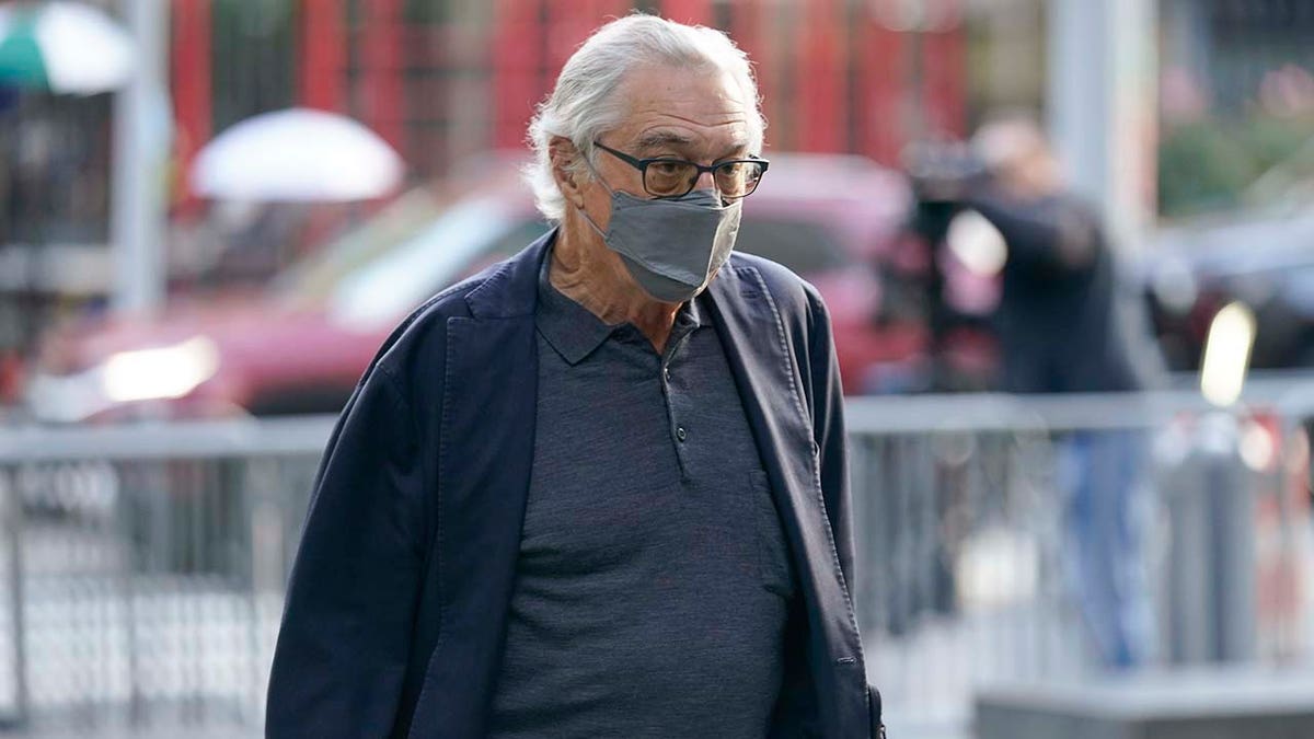 Robert De Niro arrives to court in New York