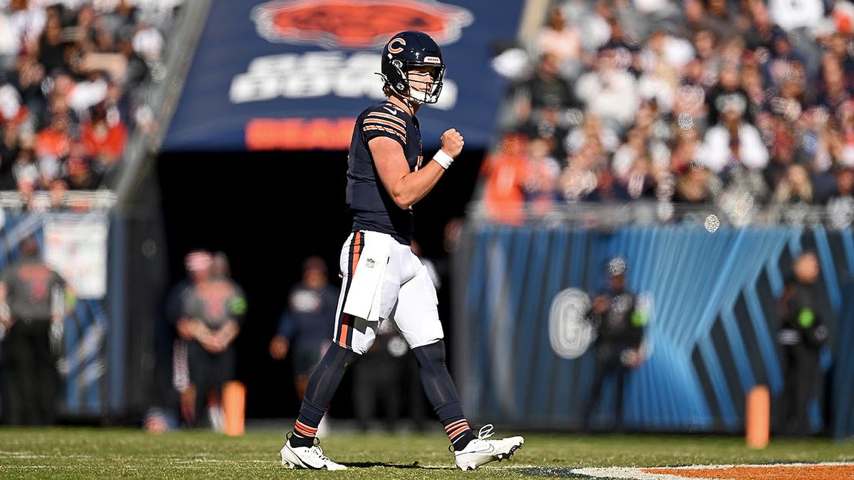 Bears Win Battle Of Backup QBs With Dominant Effort Against Raiders ...