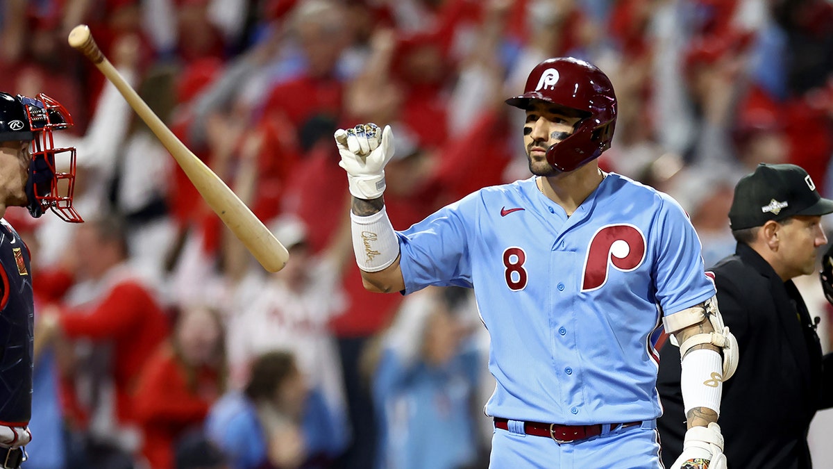 Castellanos' bat, glove help Phillies top Braves 7-6 in NLDS
