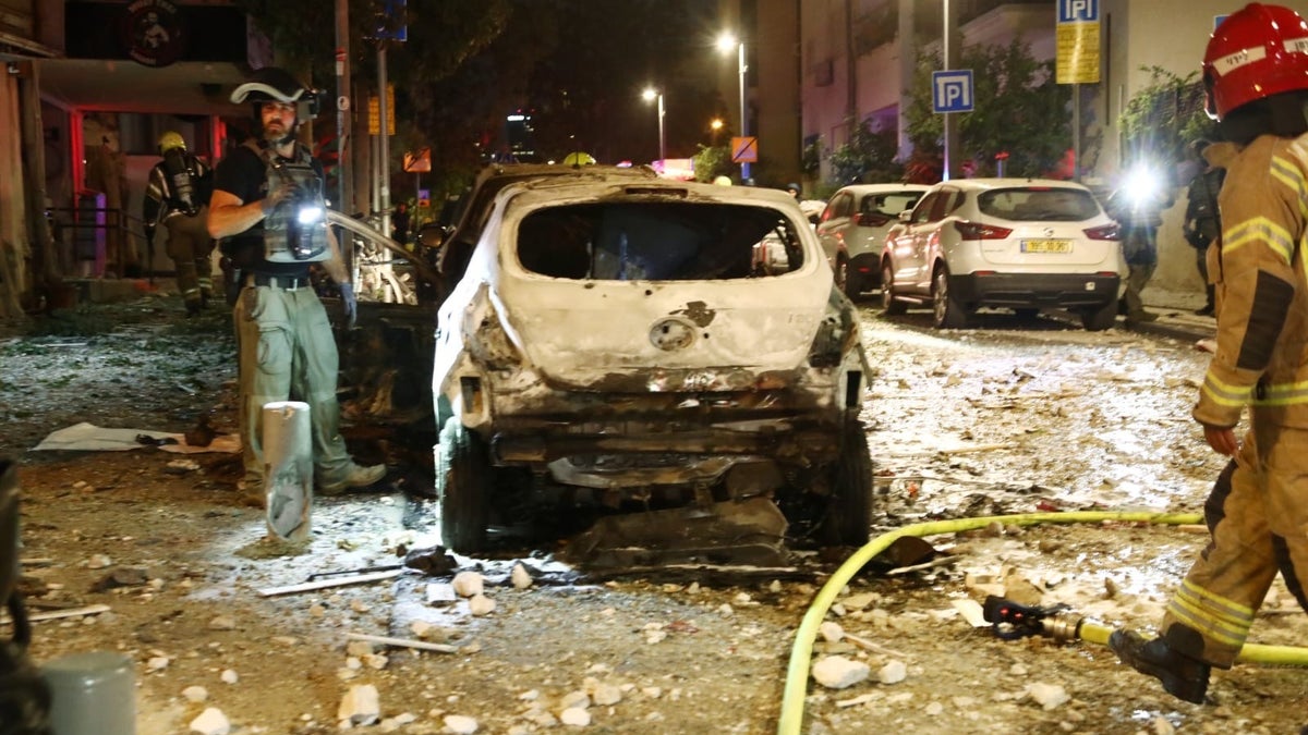 Missile damage Tel Aviv